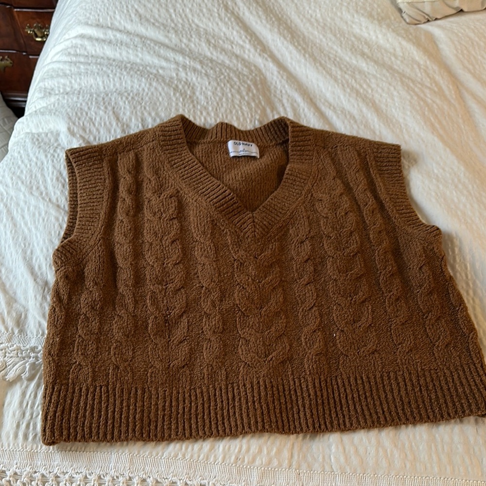 Women’s Brown Cable Knit Sweater Vest